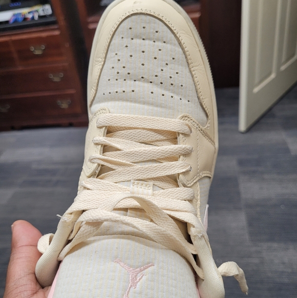 Jordan Cream and Pink Women's Sneakers - Picture 9 of 10